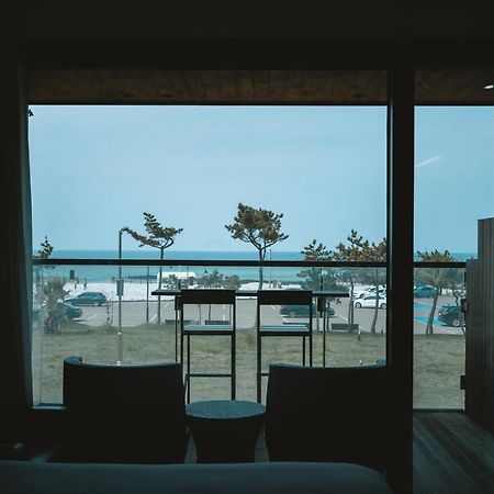 Jeju Marevo Beach Hotel Exterior photo